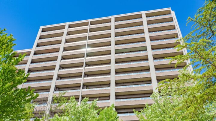 中古マンション価格の下落待ちは正解?平均価格や相場推移からリスクを解説